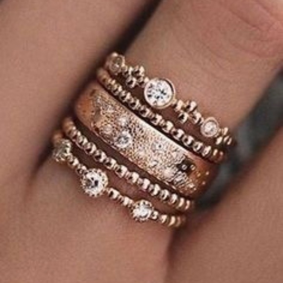 LAST! NWT 5pc rose gold Ring Set - Picture 2 of 6